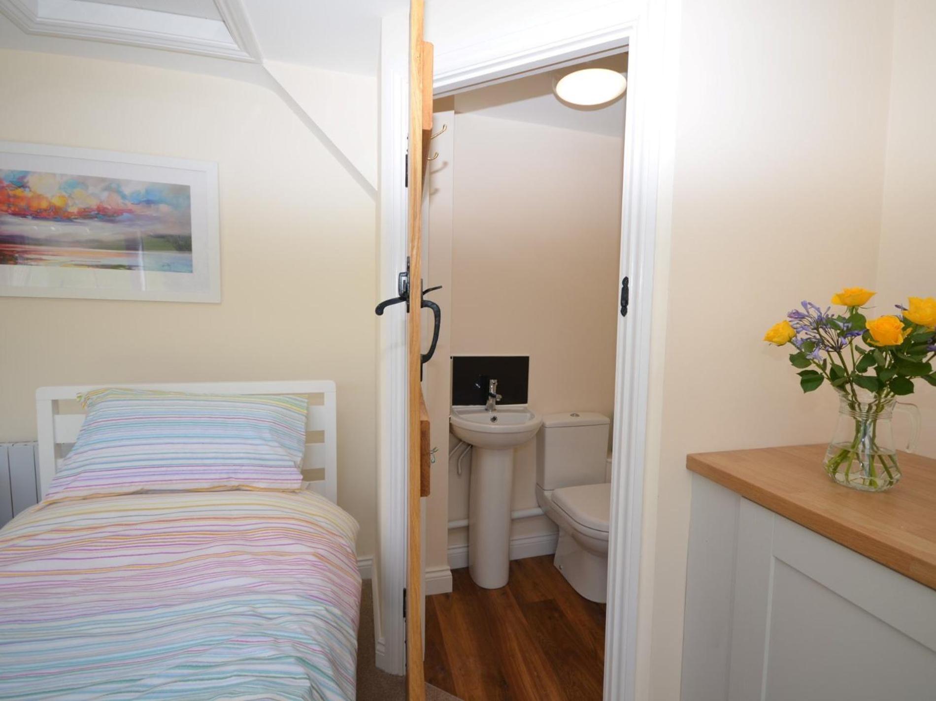 Holiday home 2 Bed In 75697 Bristol